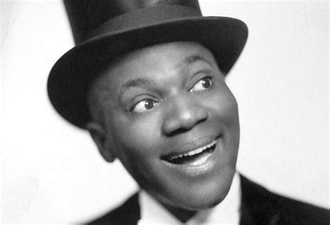 who played da tap dance man? Well, let’s discuss the iconic tap dancer Bill Bojangles Robinson and his enduring legacy in American culture.